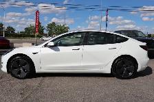 2022 Tesla Model 3 - Photo 4