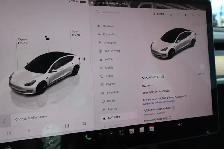 2022 Tesla Model 3 - Photo 16