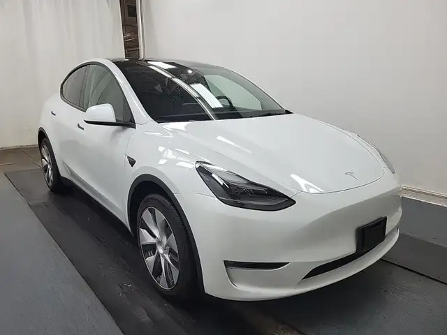 2023 Tesla Model Y LONG RANGE ALL-WHEEL DRIVE - NAVI - 13,000KMS