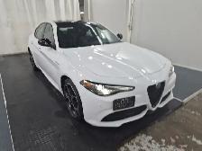 2022 Alfa Romeo Giulia VELOCE AWD - Blind Spot Monitor - Navigat