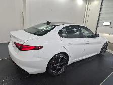 2022 Alfa Romeo Giulia VELOCE AWD - Blind Spot Monitor - Navigat - Photo 4