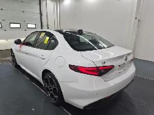 2022 Alfa Romeo Giulia VELOCE AWD - Blind Spot Monitor - Navigat - Photo 6