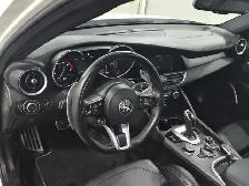 2022 Alfa Romeo Giulia VELOCE AWD - Blind Spot Monitor - Navigat - Photo 7