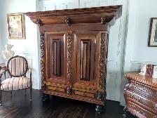 Antique Linen Cabinet - Photo 5