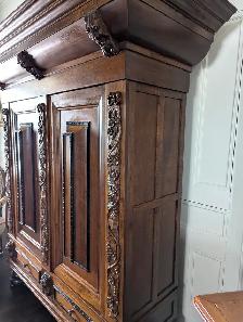 Antique Linen Cabinet - Photo 7
