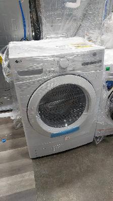 Washer - 27' LG 4.5 Cu. Ft. Front Load - WM3400CW - White
