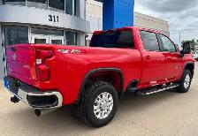 2024 Chevrolet Silverado 2500HD LT 4WD DIESEL/ ACCIDENT-FREE/ TO - Photo 4