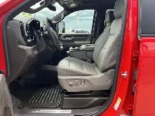 2024 Chevrolet Silverado 2500HD LT 4WD DIESEL/ ACCIDENT-FREE/ TO - Photo 5