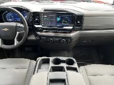 2024 Chevrolet Silverado 2500HD LT 4WD DIESEL/ ACCIDENT-FREE/ TO - Photo 6