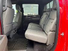 2024 Chevrolet Silverado 2500HD LT 4WD DIESEL/ ACCIDENT-FREE/ TO - Photo 19