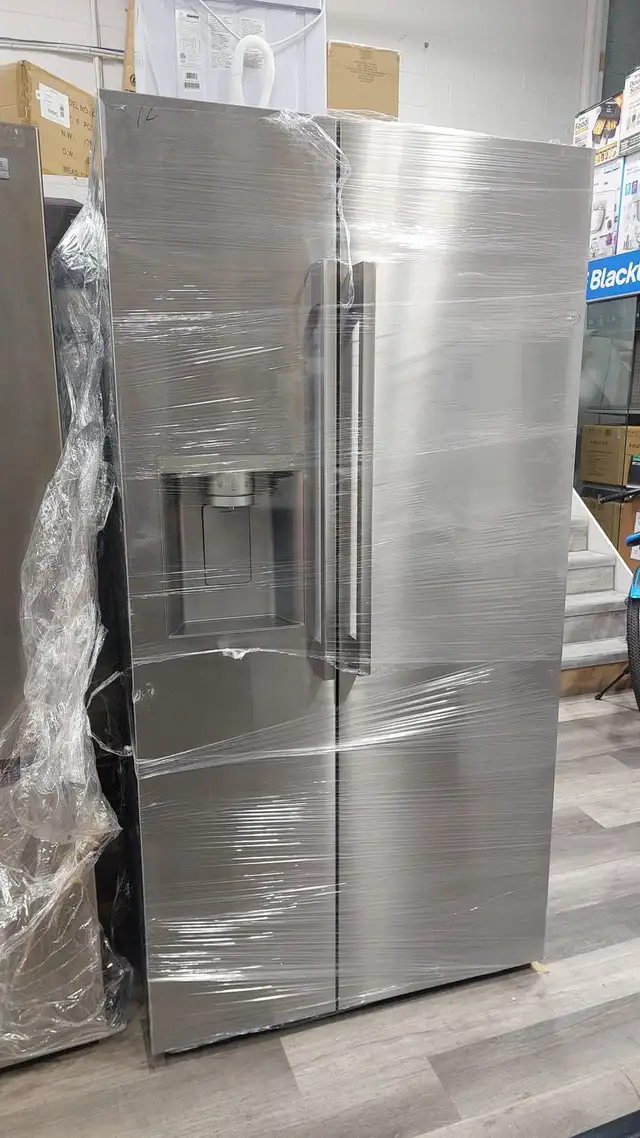 Fridge - 36' LG 26.6 Cu. Ft. - Side-by-Side LL27T3530S