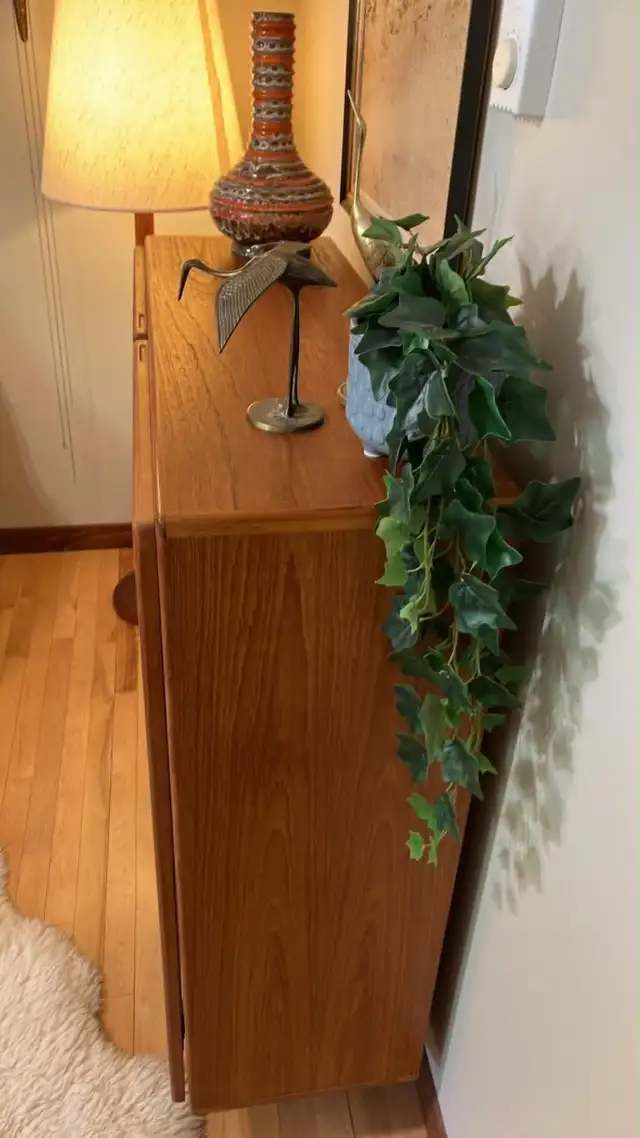 Mid century. TEAK TECK. Buffet, vaisselier, vitrine, étagère dis