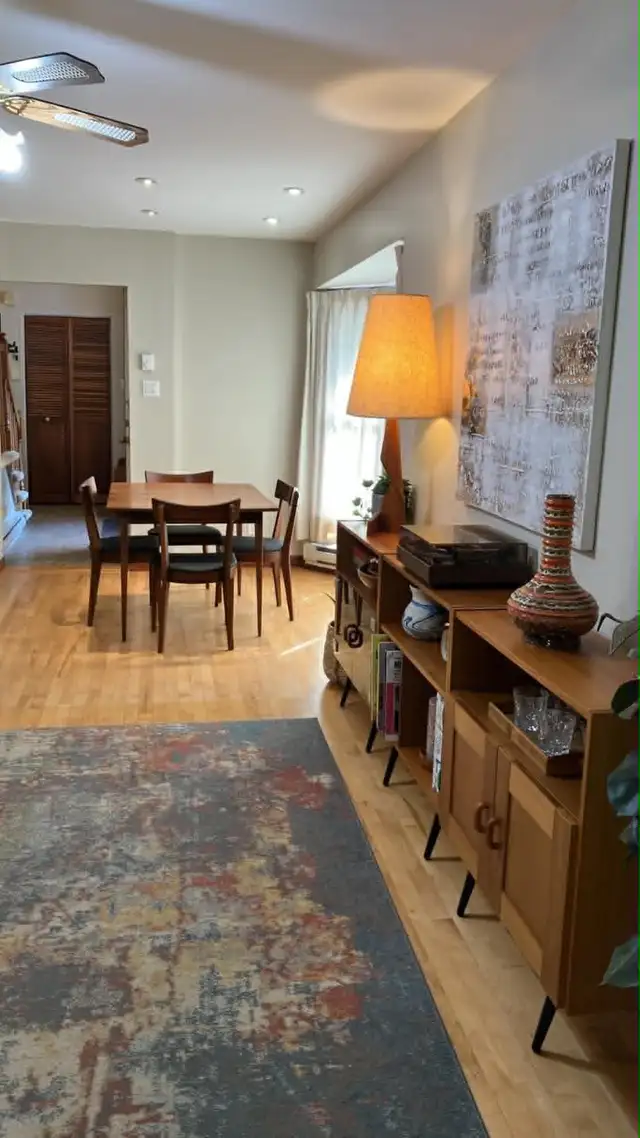 Mid century. TECK TEAK ou NOYER. Ensemble salle à manger. Table.