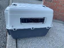 Dog Crate - 32" 40LBS - Plastic Carrier - Essentials - Photo 5