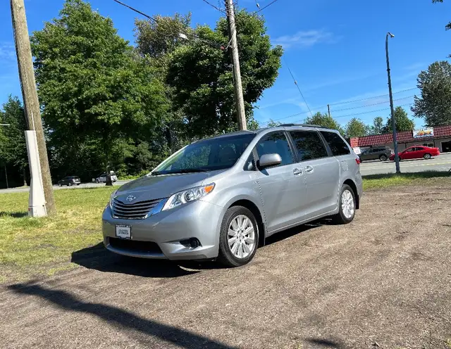 2017 Toyota Sienna LE AWD 7 Passenger