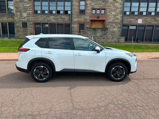 2025 Nissan Rogue S V Moonroof
