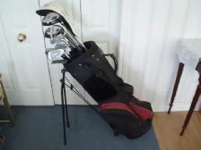 MEN'S R.H.  GOLF CLUBS  ( WITH  WILSON STAFF SPINE DRIVER )