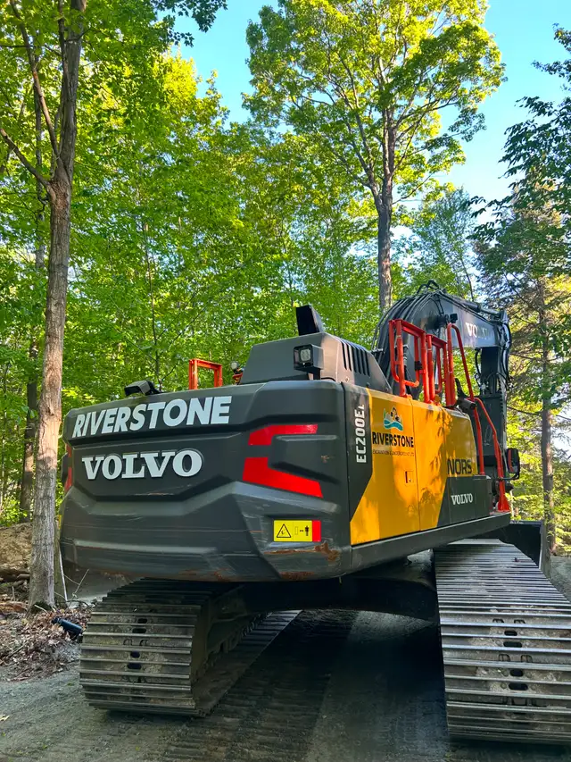 NOW HIRING – Experienced Excavator Operator