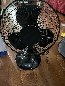 2-inch 3-Speeds Oscillating Table Fan in Black