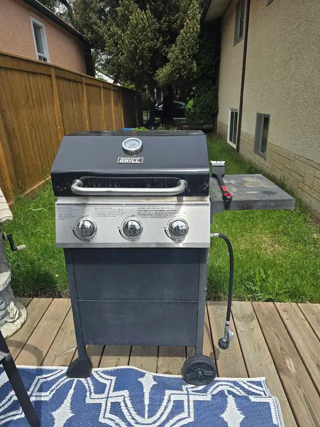 Backyard Grill 3-Burner Propane BBQ