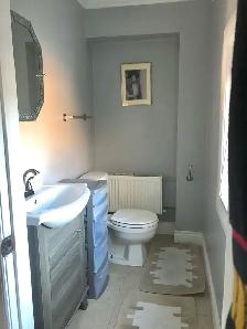 2 Bright beautiful rooms 1w- lrg patio 1w-priv 2 pc bath & entry - Photo 6