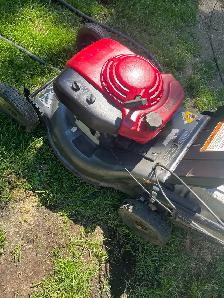 Tondeuse commercial Honda autotractée-500$ - Photo 5