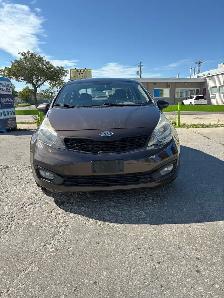 2013 Kia Rio, clean title , safetied