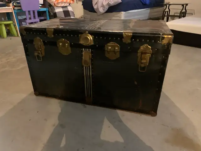 two okd chest