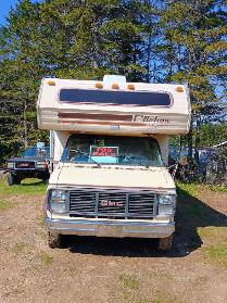 1986 GMC Camper - Photo 2
