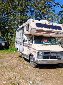1986 GMC Camper - Photo 3