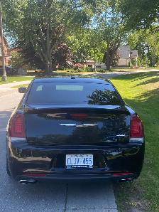Chrysler Black 300S Excellent cond. Fully loaded - Photo 8
