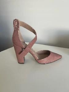 ladies sneakers - make offer - Photo 3