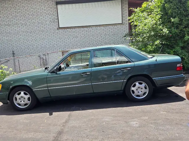 Mercedes-Benz E320 Well Maintained, Clean car, no issues