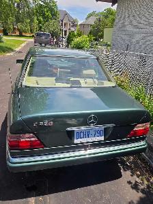 Mercedes-Benz E320 Well Maintained, Clean car, no issues - Photo 4