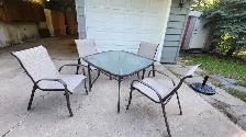 Excellent condition patio table and chairs - Photo 2