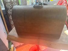 antique victor sewing machine. - Photo 4
