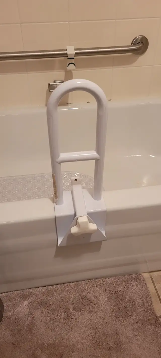 Barre d'appuie pour bain