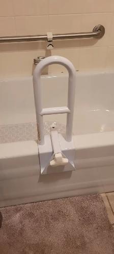 Barre d'appuie pour bain