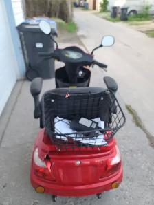 2024 Gio Mobility Scooter. $1200 OBO - Photo 3