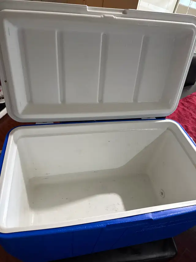 48 QT Coleman cooler