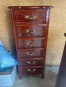 Wooden dresser - Photo 2