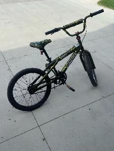 Youth Supercycle Bike 20" Tires - Photo 3