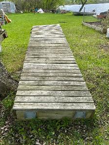 2x Wood Docks