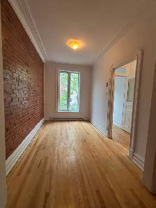 4½ Plateau-Est — 1 chambre | grand balcon | wifi inclus - Photo 2