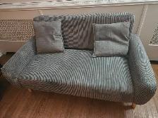 COUCH, COFFEE TABLE, & FLOOR LAMP - Photo 2