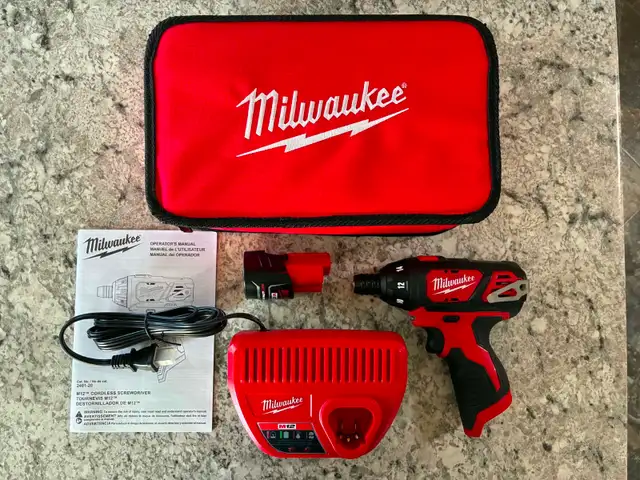 New Milwaukee M12 1/4' Hex Screwdriver Kit