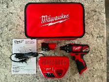 New Milwaukee M12 1/4' Hex Screwdriver Kit