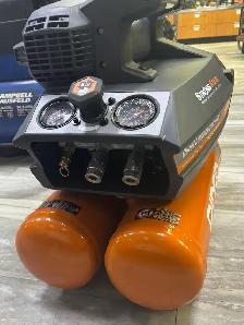 RIGID 4.5 GAL. 200 PSI Compressor - Photo 2