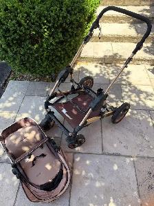 Stylish & Funcional Stroller - Photo 3