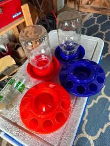 Chicken feeder and water containers. New - Photo 4